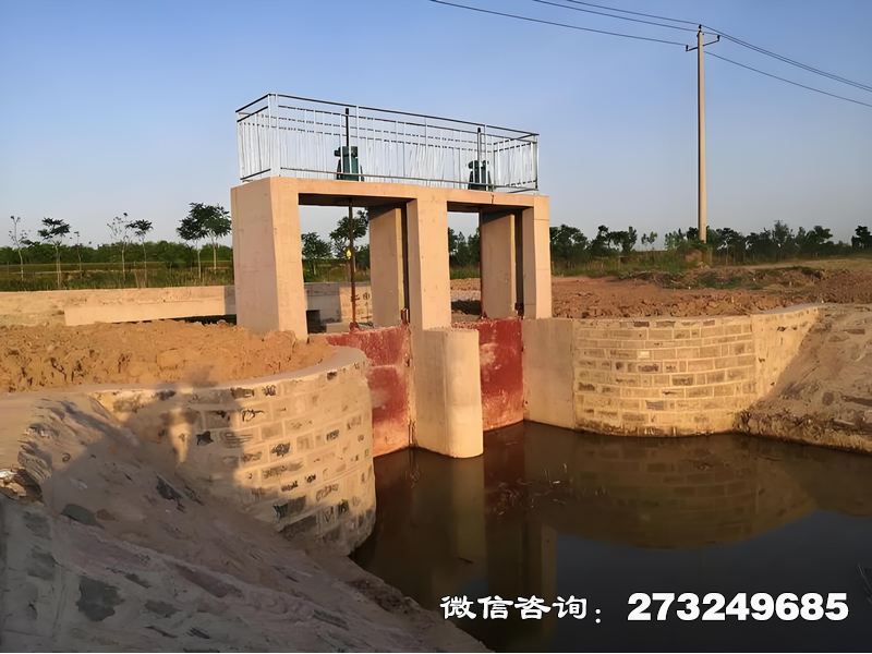 哈密地区灌区总干渠闸